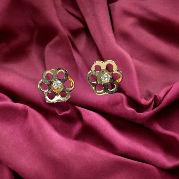 🌺14K Gold & GENUINE Diamond Earrings - Picture 5 of 12